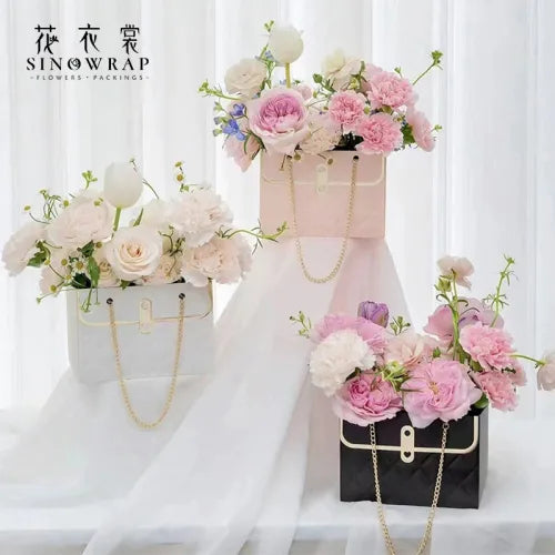 Elegant flower bag with gold chain